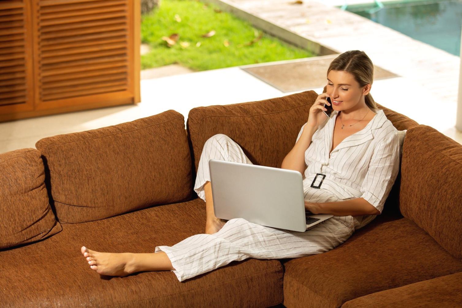 Financial professionals analyzing market data during interactive webinar session